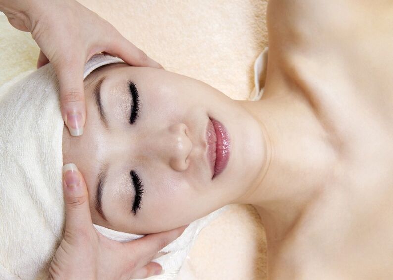 масаж для підтяжки та омолодження шкіри